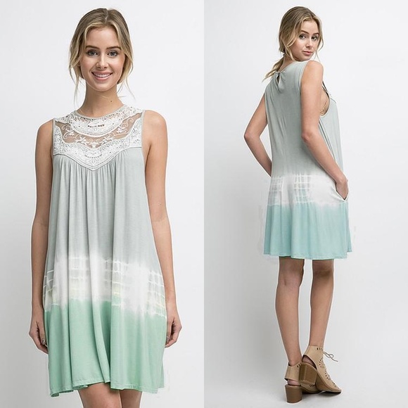 'Parallel Universe' Dress - Picture 4 of 5